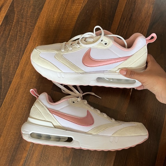 ‼️SOLD DO NOT BUY‼️Pink Nike shoes (5.5) - Picture 1 of 4